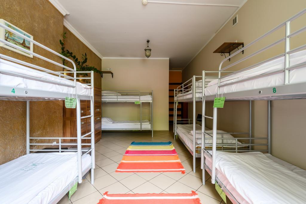 Hostel Krokodyl Варшава Екстериор снимка