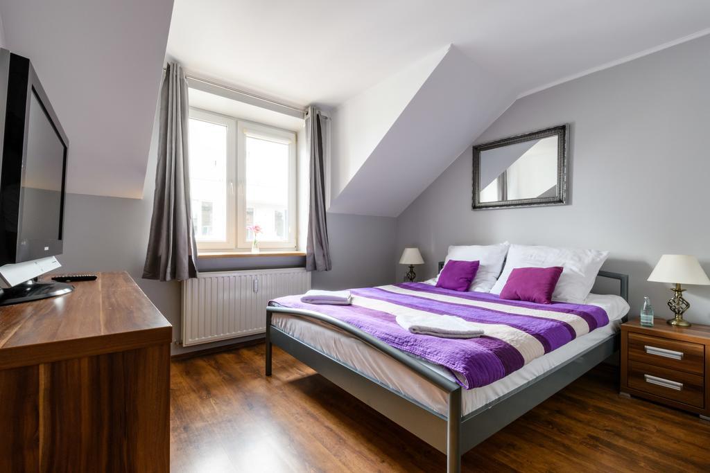 Hostel Krokodyl Варшава Екстериор снимка