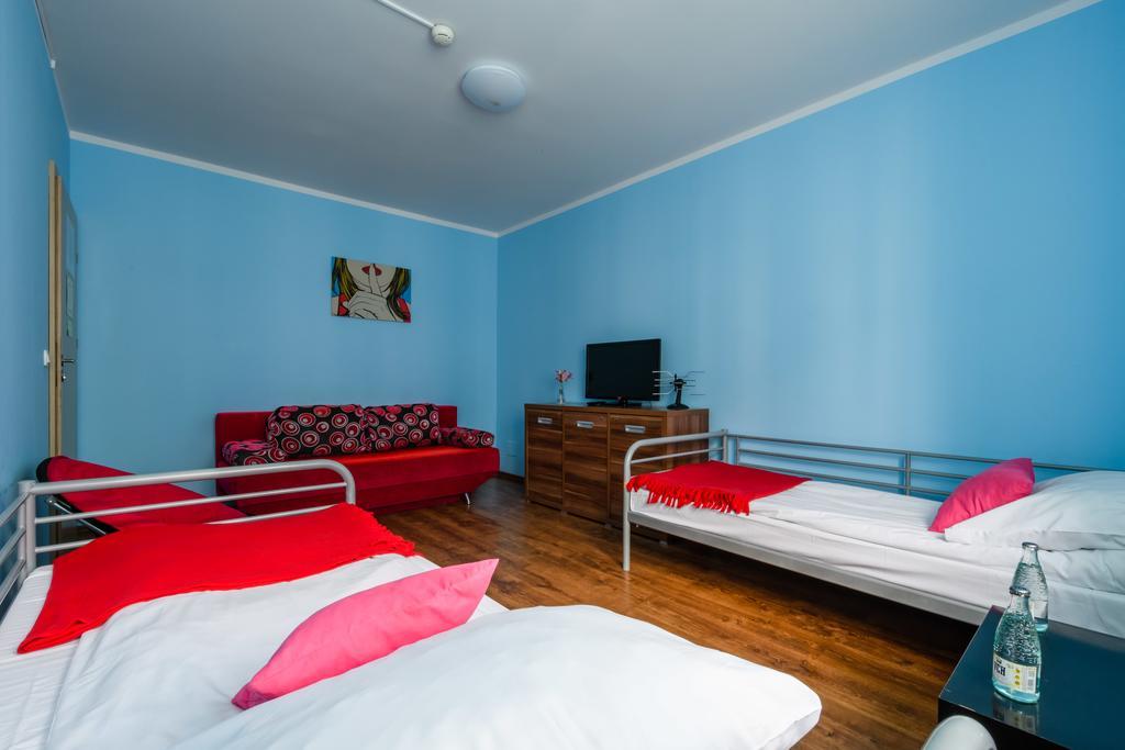 Hostel Krokodyl Варшава Екстериор снимка