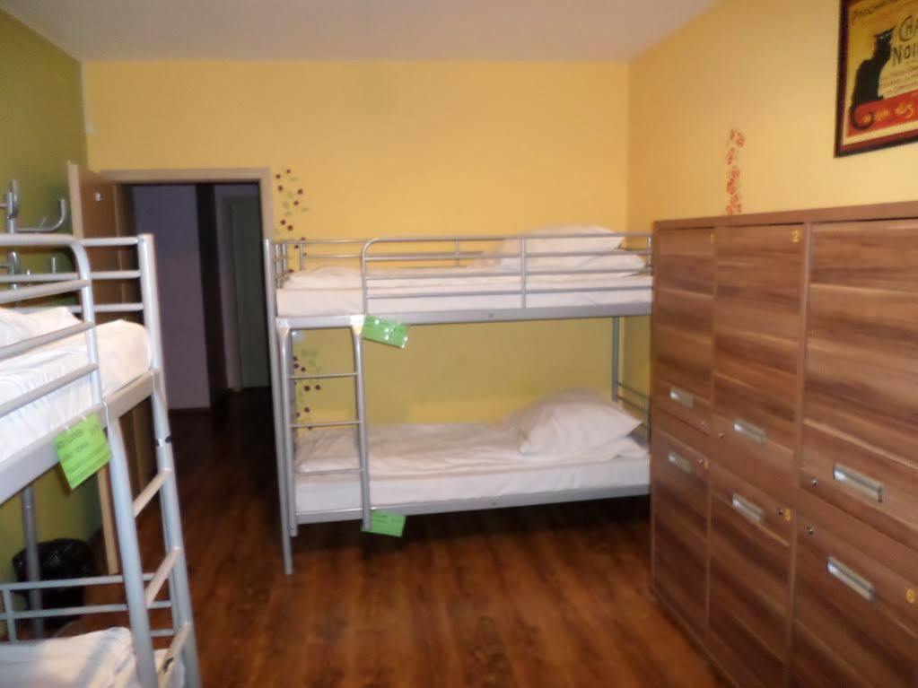 Hostel Krokodyl Варшава Екстериор снимка
