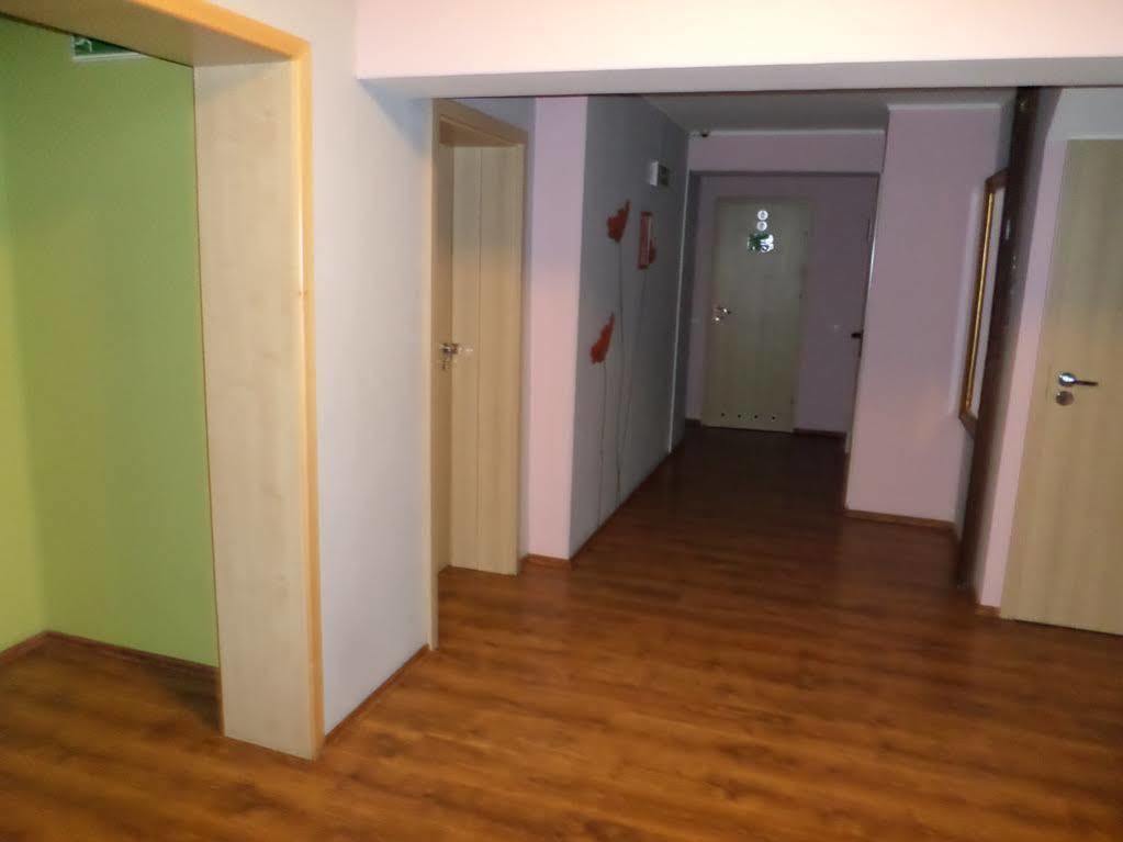 Hostel Krokodyl Варшава Екстериор снимка