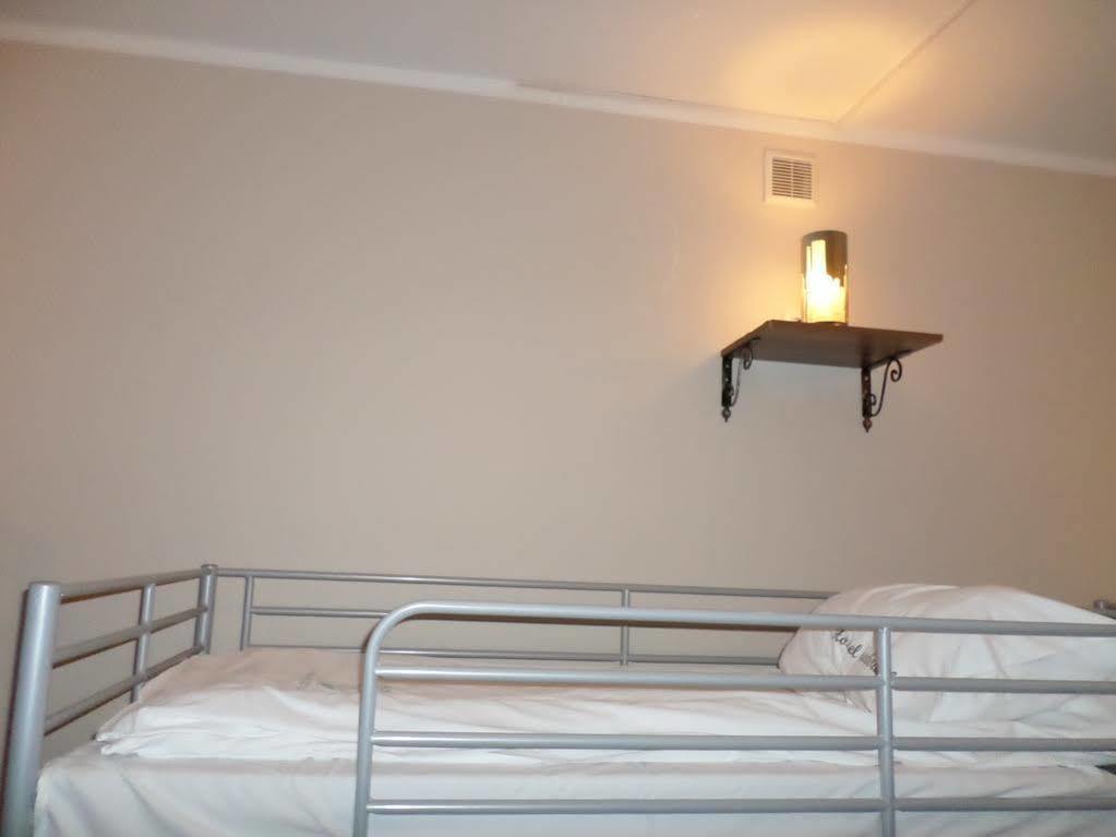 Hostel Krokodyl Варшава Екстериор снимка